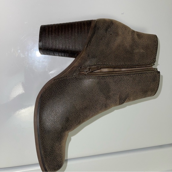 Harlow Brown 3 inch heels - Picture 4 of 4